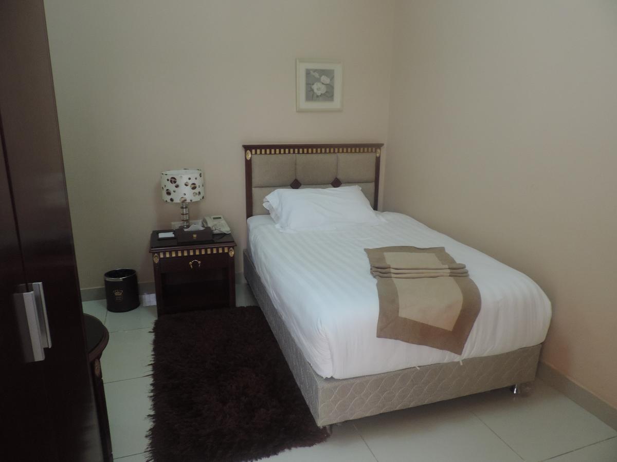 Crown Hotel Juba Quarto foto